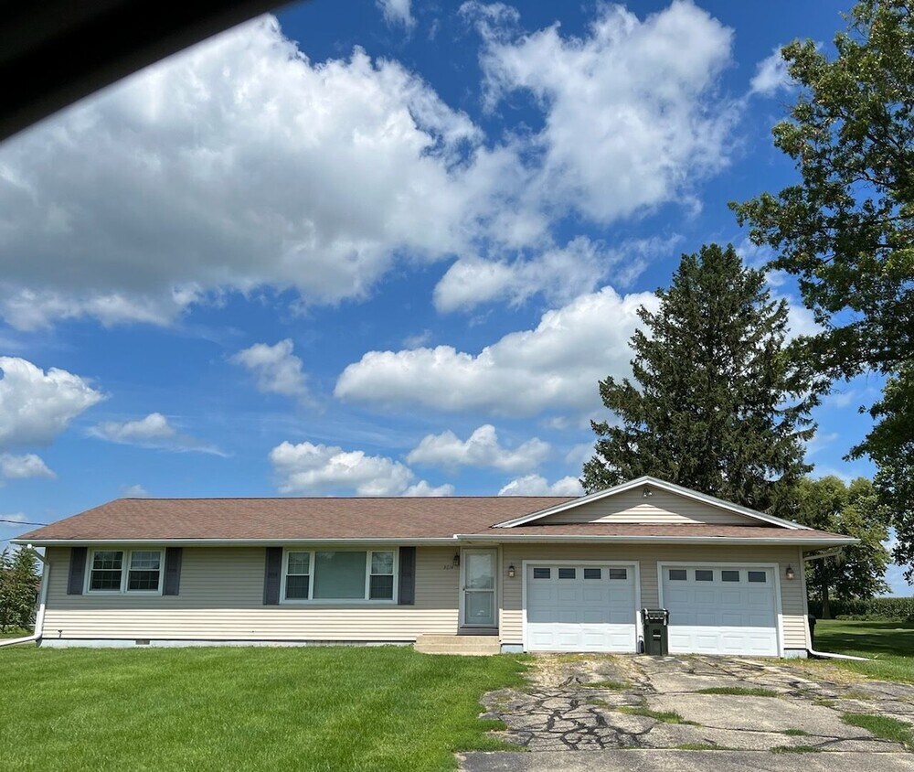 Primary Photo - 3 Bedroom, 2 Bath Single Family Home in St...