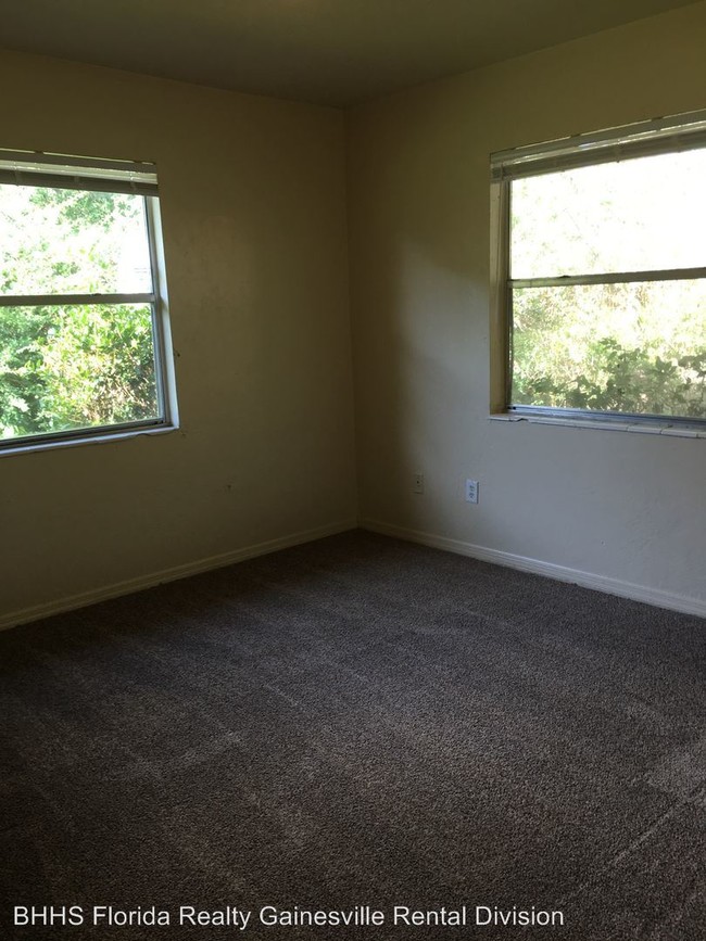 Foto del edificio - 5813 NW 23rd Terrace