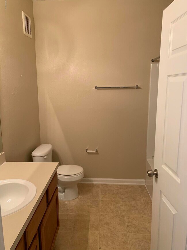 Building Photo - 6915 Ortega Woods Dr