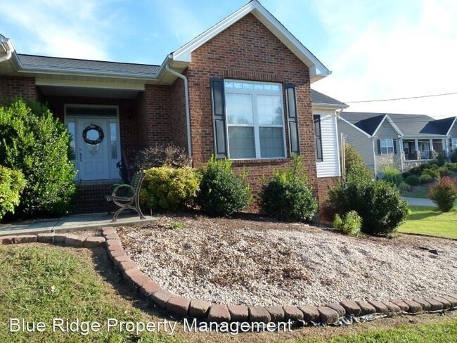 Building Photo - 3 br, 2 bath House - 119 Spider Barnes