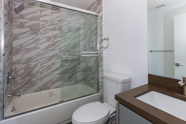 Building Photo - 11828 Runnymede St