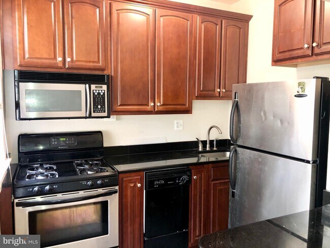 Foto del edificio - 3026 Wisconsin Ave NW