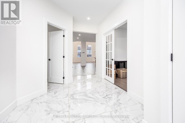 Building Photo - 3548 Paul Anka Dr