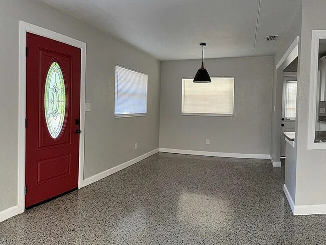 Foto del edificio - 4207 W North B St