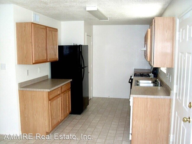 Building Photo - 3 br, 2 bath House - 10904 Bandelier Dr NW