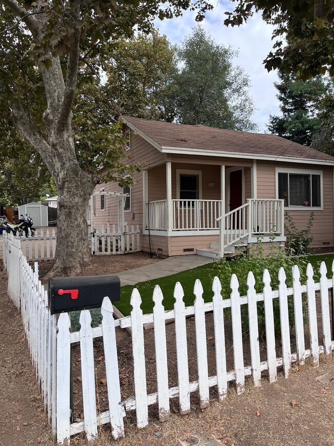 Building Photo - PENRYN PROPERTY 2 BEDROOM & 1 BATH