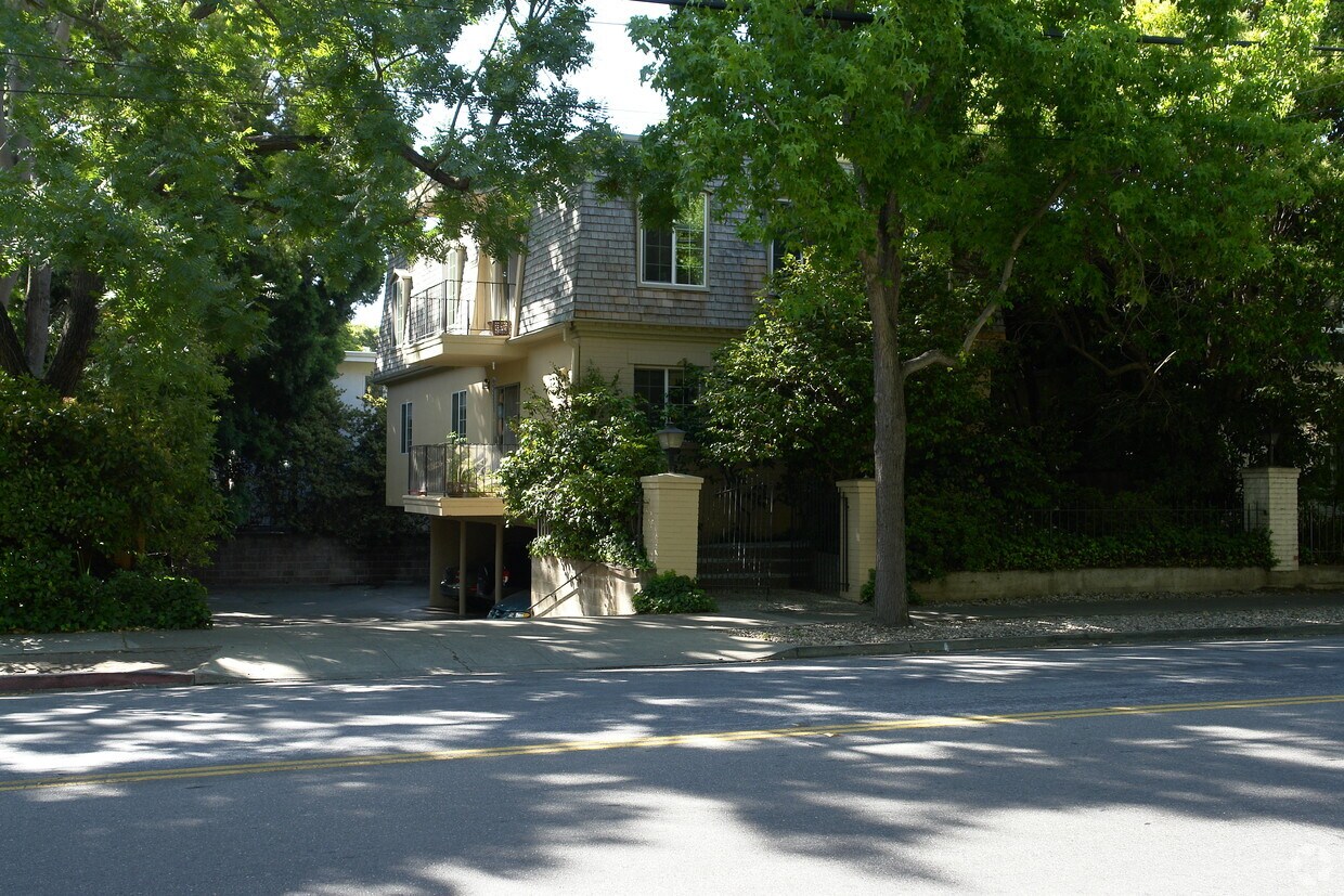 417 Oak Grove Ave, Menlo Park, CA 94025 Apartments in Menlo Park, CA