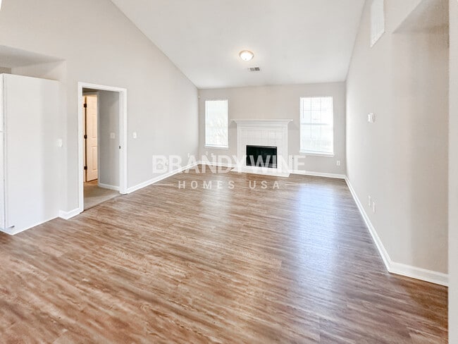 Building Photo - 1414 Waterton Trail