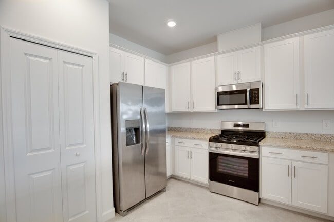 Foto del edificio - 5512 Sapphire Stone Cv