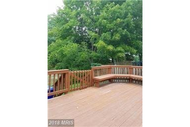 Building Photo - Very clean and well maintained 3BR 2.5BA single family home with large rear deck and 1 car garage