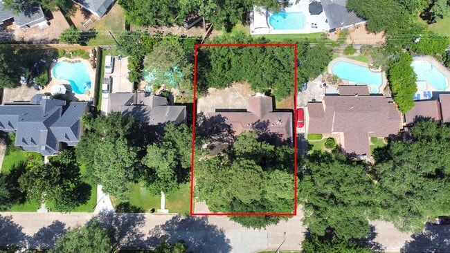 Building Photo - 14923 Benfer Rd