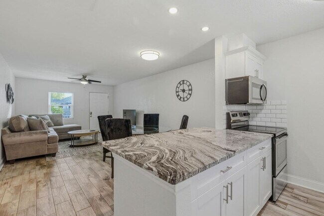 Foto del edificio - 3909 W Cleveland St