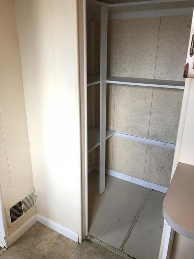 Building Photo - 403-405 N Baltimore Ave --1