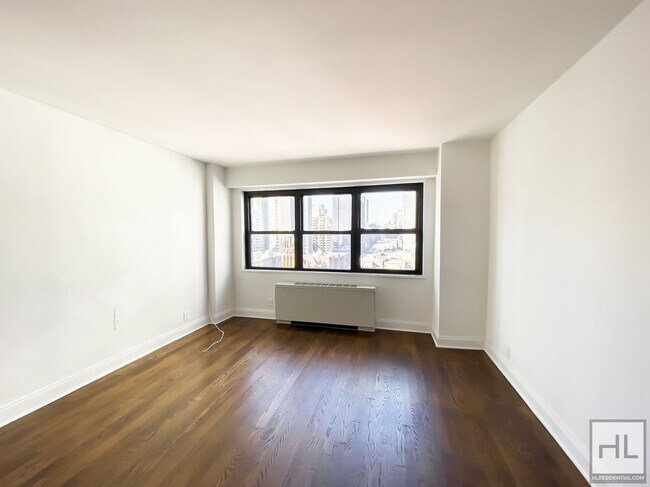 Building Photo - E 88th St