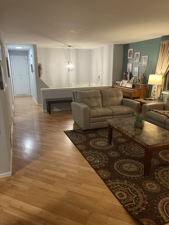 Main Floor Living Room - 1013 E Greenleaf Dr
