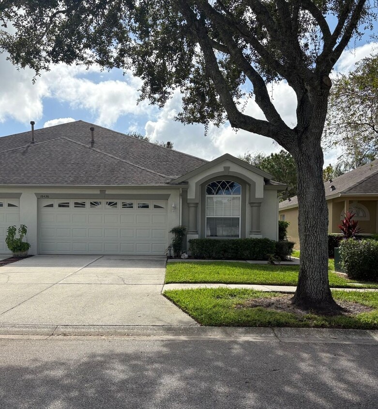 Foto principal - 19436 Haskell Pl