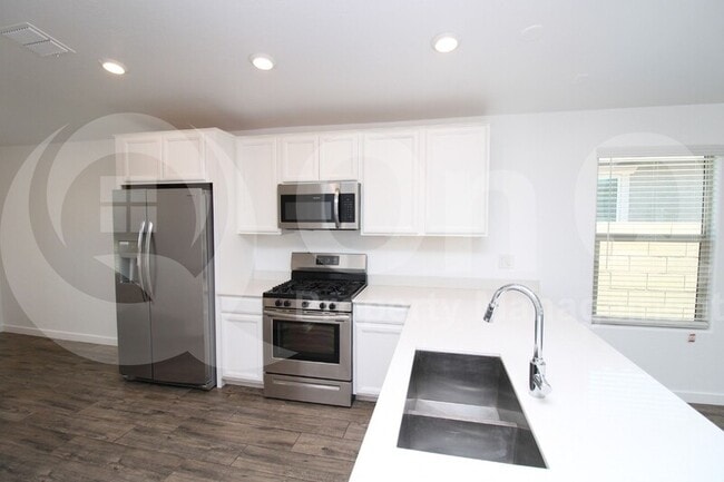 Building Photo - 16563 W Charlotte Dr