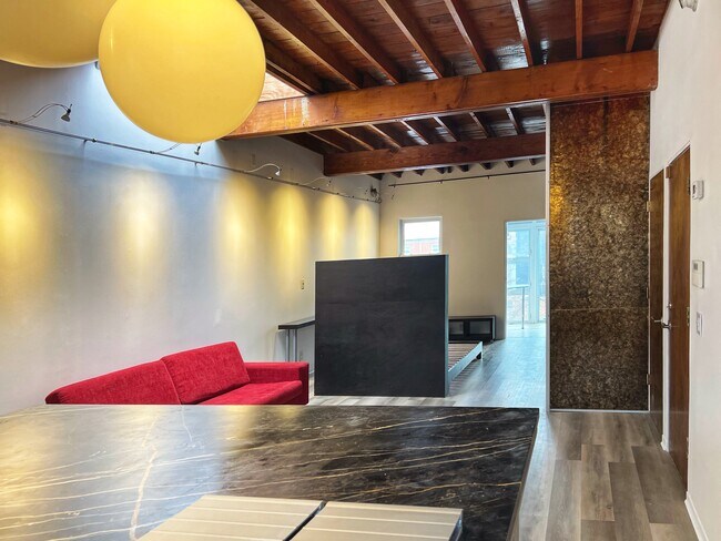 Building Photo - 1012 Irving St NW