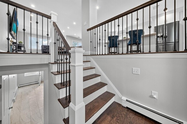 Foto del edificio - 76 Amundsen Ln