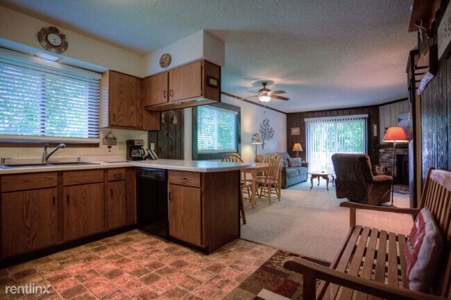 Building Photo - 2 br, 1 bath Condo - 1105 Eagle Bluff Rd 3...