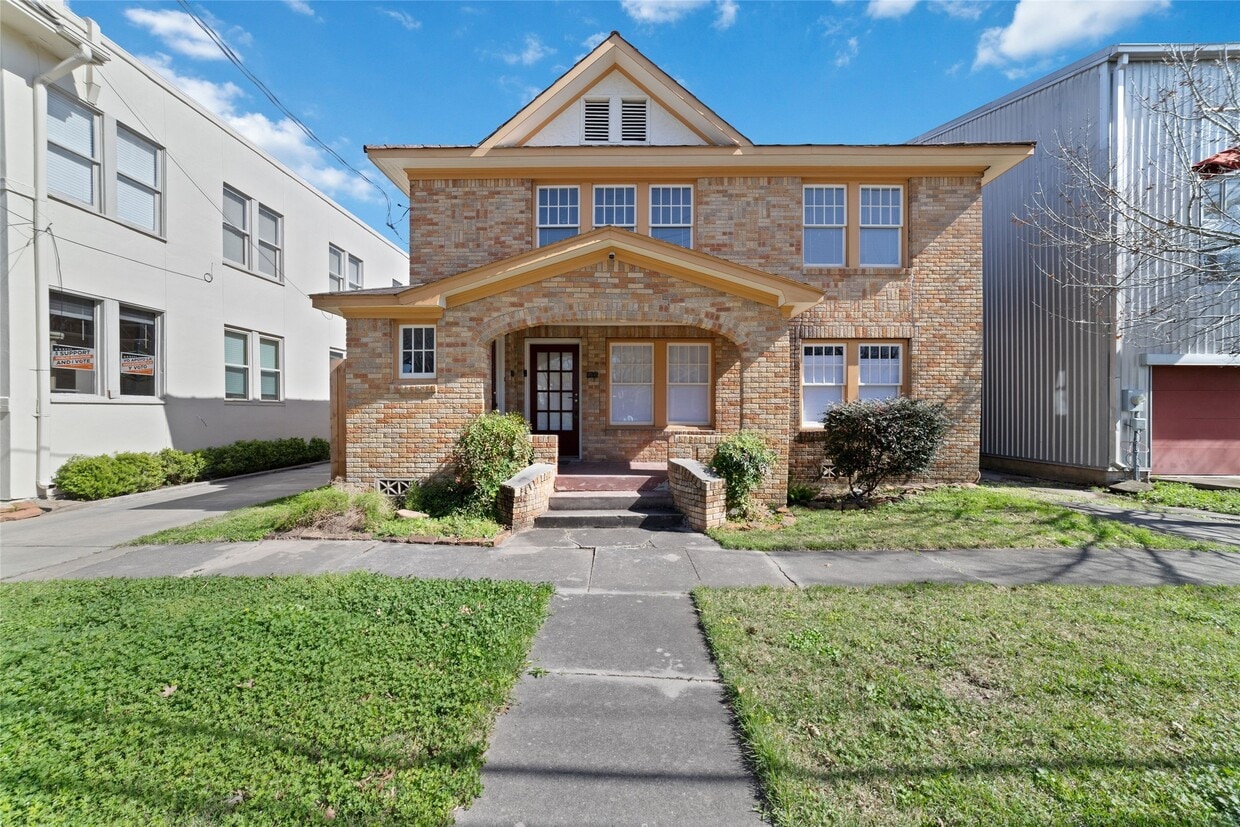 Foto principal - 2907 Albany St
