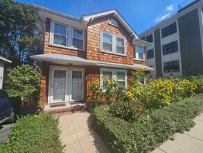 Building Photo - 360 Beech St