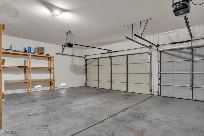 Foto del edificio - 8940 Emery Lake St