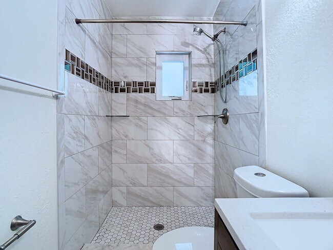 Foto del edificio - 2701 S Manhattan Ave