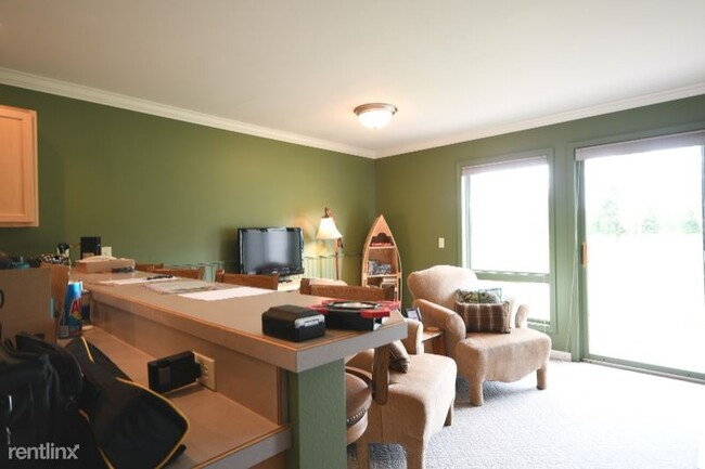 Building Photo - 2 br, 2.5 bath Condo - 636 Riverbend Dr.