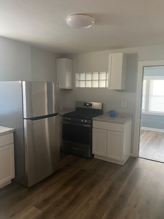 Foto del edificio - Spacious 3 bedroom south side gem