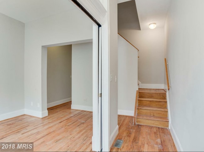 Building Photo - 418 E 22nd St