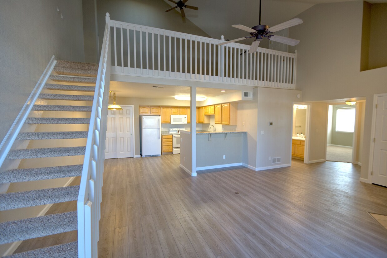 960 West 112th Avenue, Northglenn, CO 80234 Townhome Rentals in