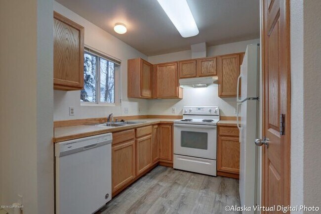 Photo - 1055 E Klatt Rd Townhome