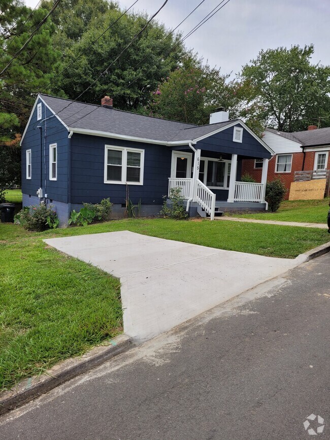 Cramerton Village Townhomes Houses under 2,500 Cramerton, NC 2