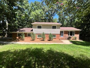 Building Photo - 2200 Fair Forest Dr