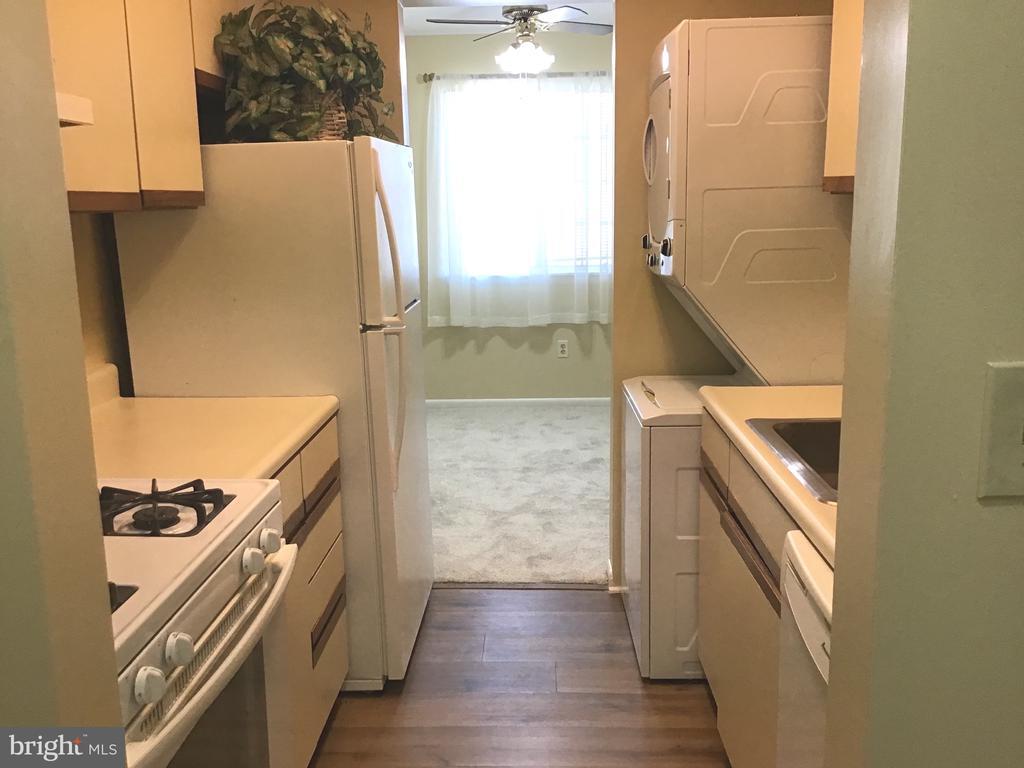 Foto principal - 1543 Colonial Dr