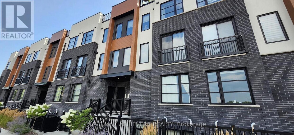 Photo principale - 3900-3900 Savoy St