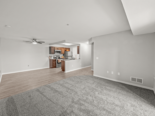 Spacious Living Room - Gateway of Grand Blanc