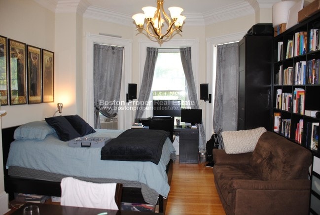 Building Photo - 387 Marlborough St