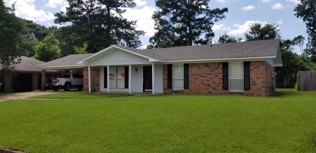 Building Photo - 2069 Scanlon Dr