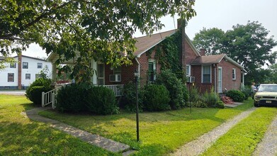 Building Photo - 5036 Old Harrisburg Rd