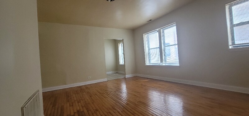 Foto principal - 4850 W Adams St
