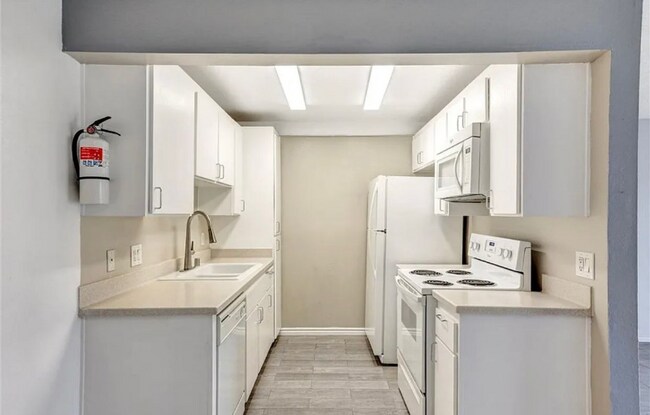 Foto del edificio - 3530 Elm Ave