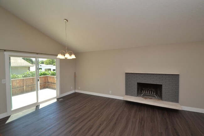 Building Photo - 512 E 6770 S