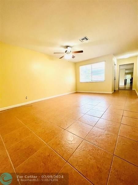 Foto del edificio - 10600 NW 37th St