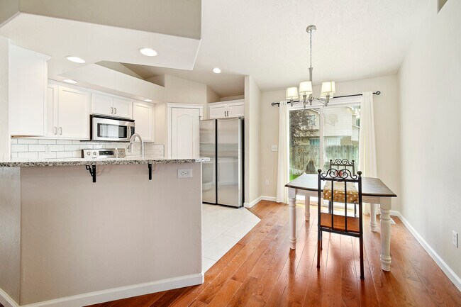 Building Photo - 18437 Viceroy Plz