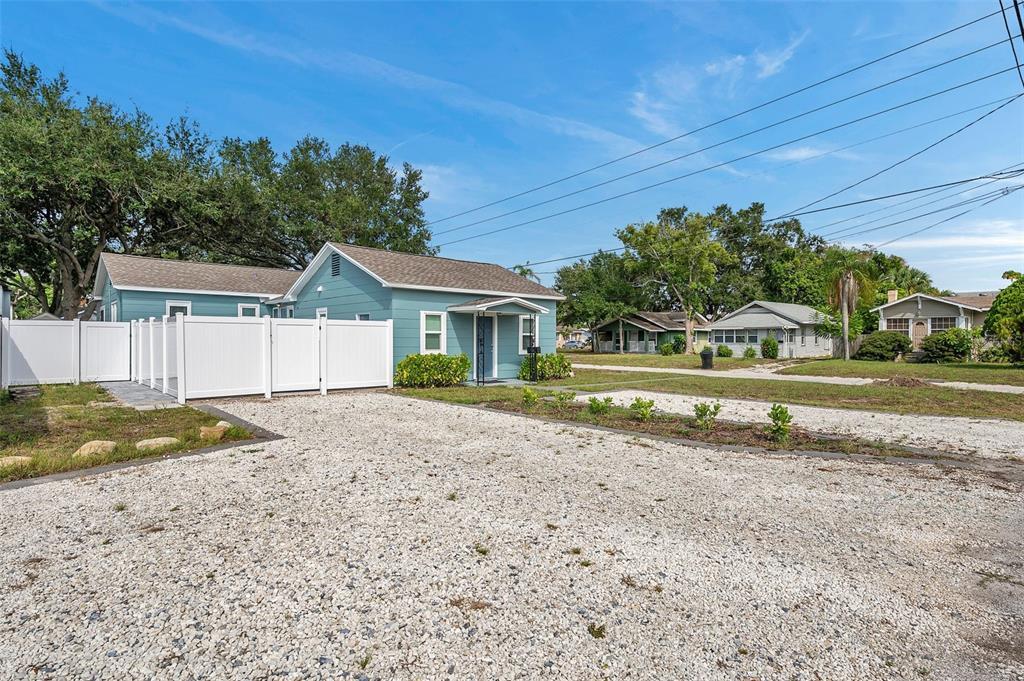 Foto principal - 920 40th St N