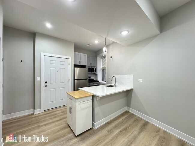 Foto del edificio - 442 W Belden Ave