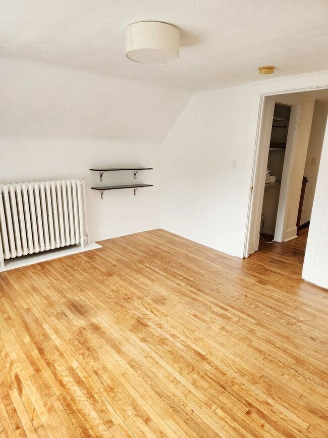 Foto del edificio - Two Bedroom Single Family Home For Lease