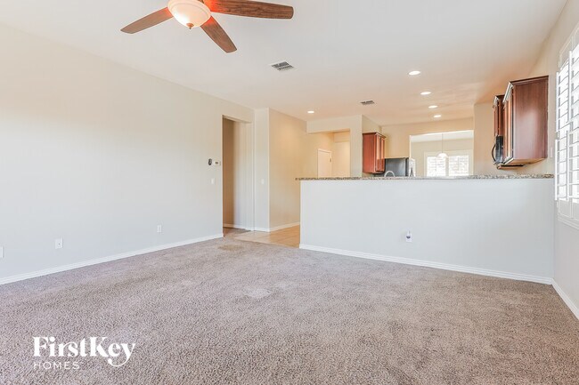 Foto del edificio - 20392 N Mac Neil St